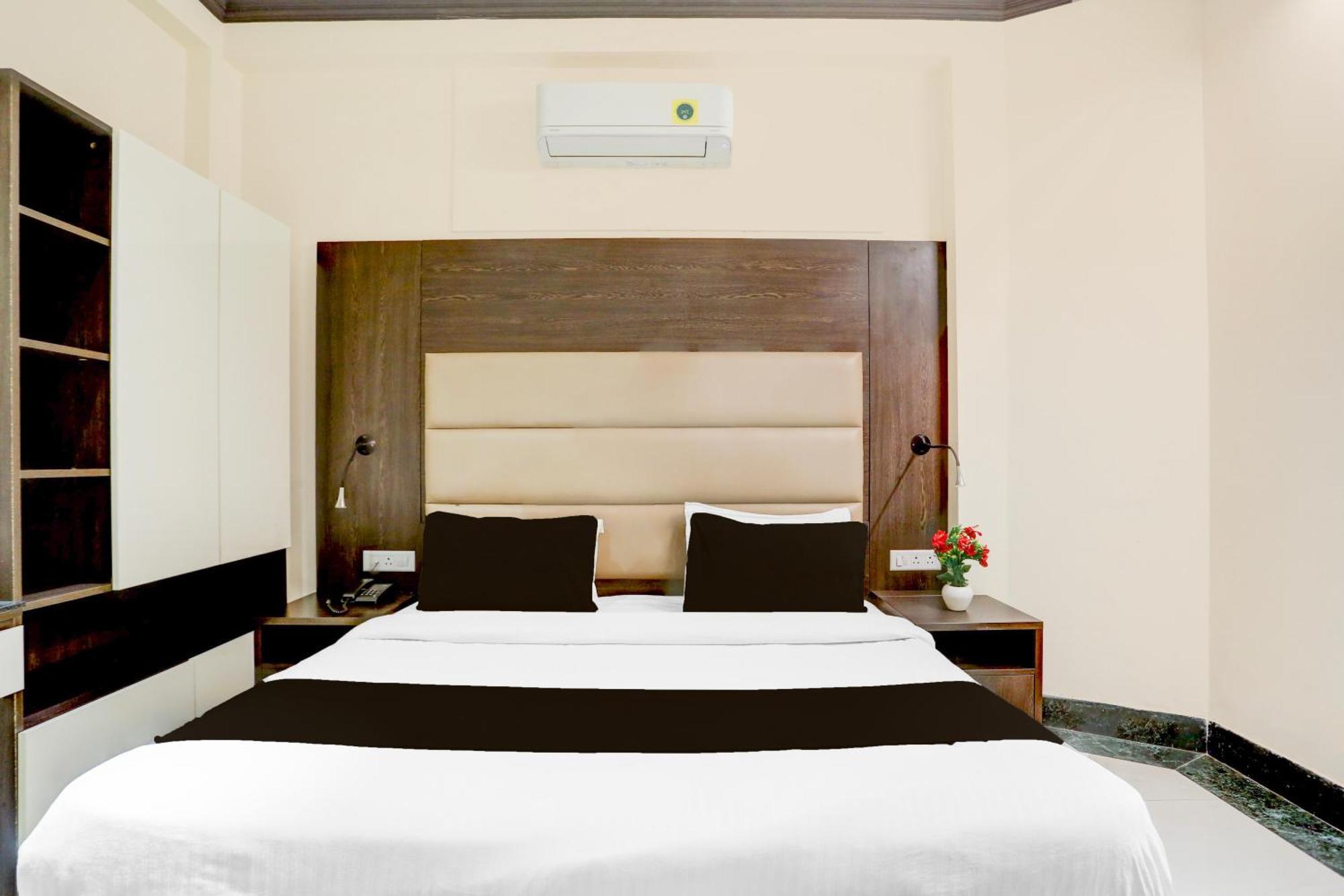 Super Townhouse Sushant Lok Phase 1 Formerly Hotel Neven Gurgaon Exterior foto