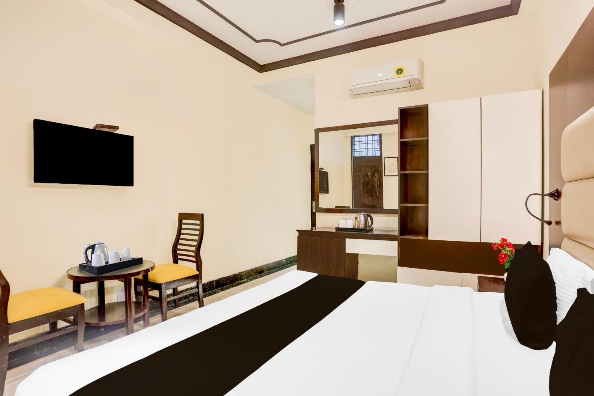 Super Townhouse Sushant Lok Phase 1 Formerly Hotel Neven Gurgaon Exterior foto